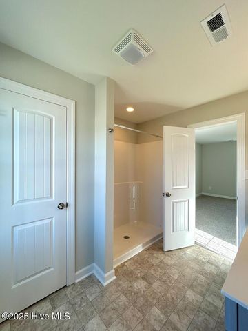 833 Hidden Bridge Drive, Jacksonville, NC 28546