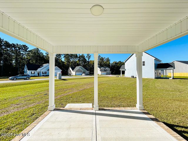 833 Hidden Bridge Drive, Jacksonville, NC 28546