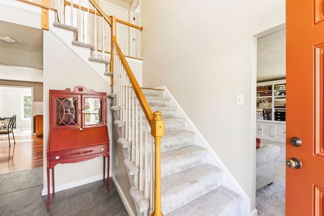 192 Fairway Dr, Attleboro, MA 02703