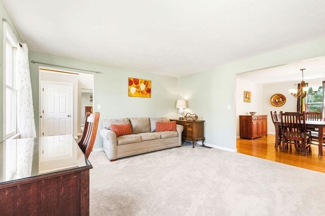192 Fairway Dr, Attleboro, MA 02703