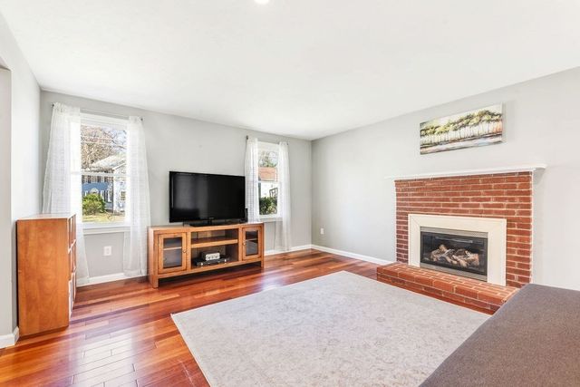 192 Fairway Dr, Attleboro, MA 02703
