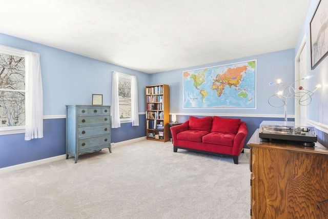 192 Fairway Dr, Attleboro, MA 02703