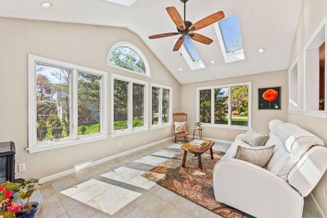 192 Fairway Dr, Attleboro, MA 02703