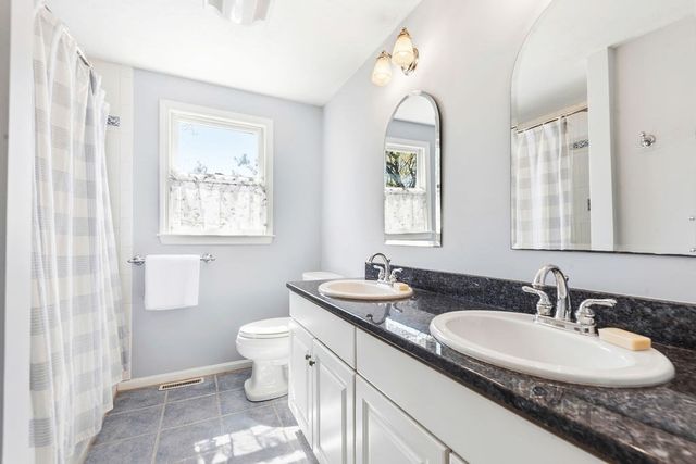 192 Fairway Dr, Attleboro, MA 02703