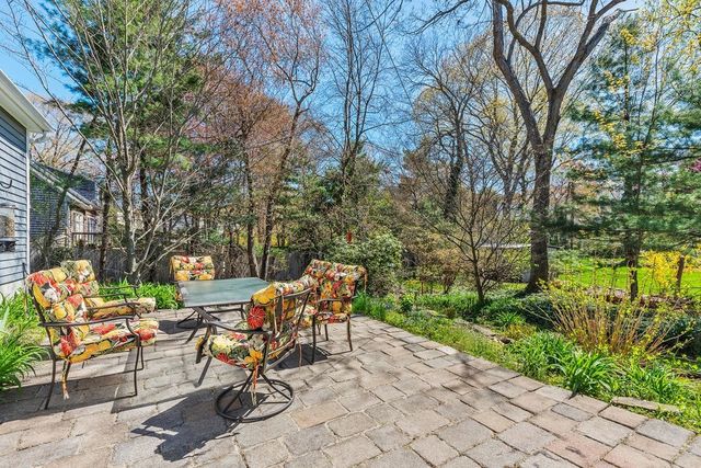 192 Fairway Dr, Attleboro, MA 02703