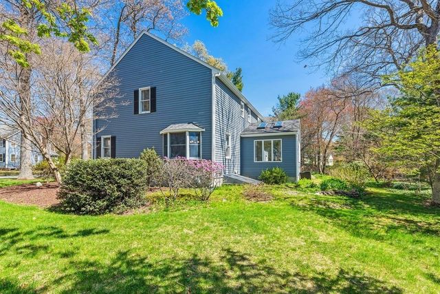 192 Fairway Dr, Attleboro, MA 02703
