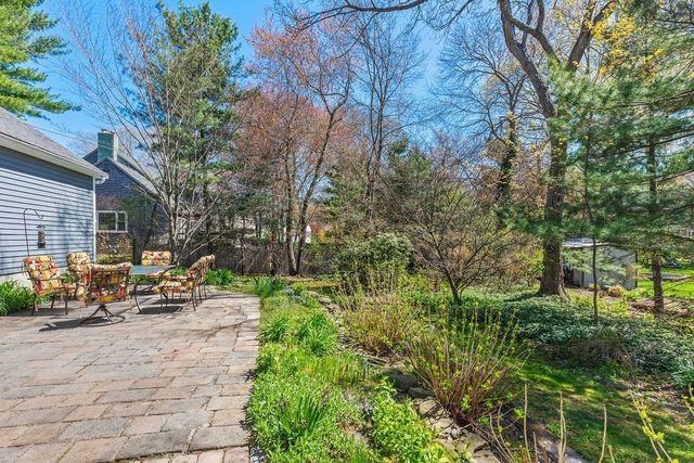 192 Fairway Dr, Attleboro, MA 02703