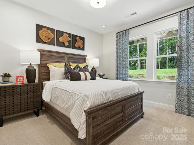 921 Archway Lane, Charlotte, NC 28217