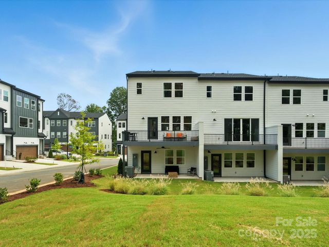 921 Archway Lane, Charlotte, NC 28217