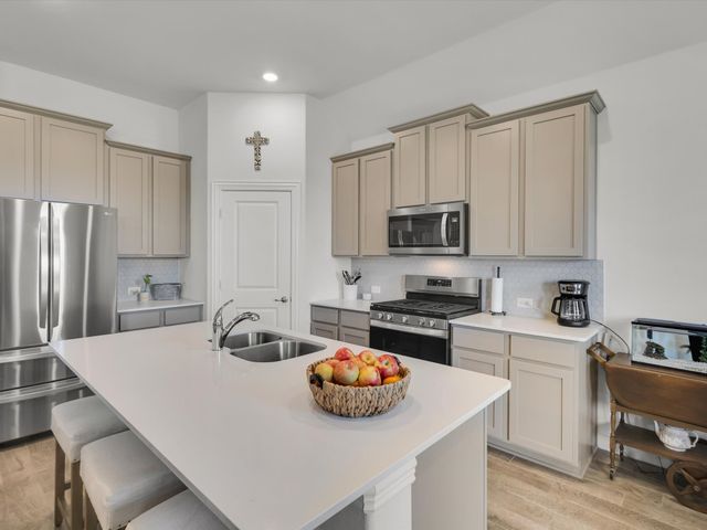 10925 Canyon Mine Drive, Aubrey, TX 76227