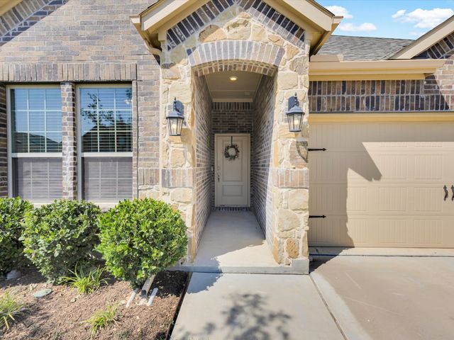 10925 Canyon Mine Drive, Aubrey, TX 76227