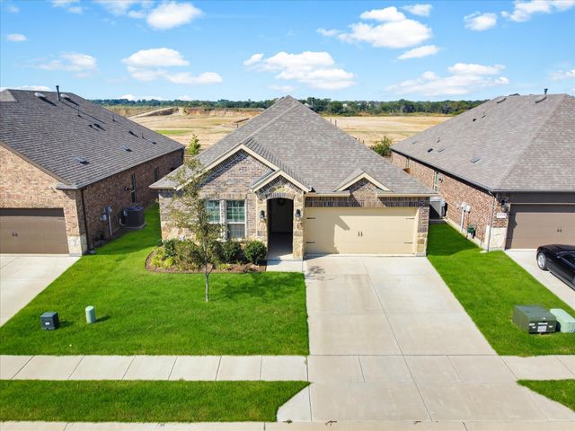 10925 Canyon Mine Drive, Aubrey, TX 76227