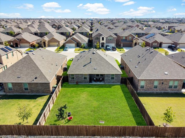 10925 Canyon Mine Drive, Aubrey, TX 76227