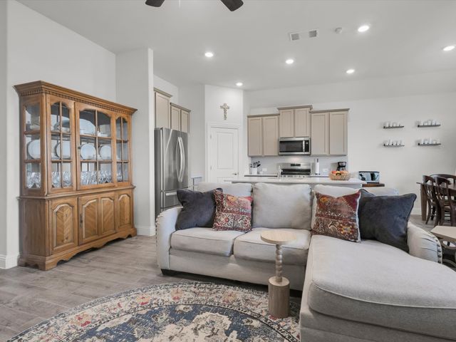 10925 Canyon Mine Drive, Aubrey, TX 76227
