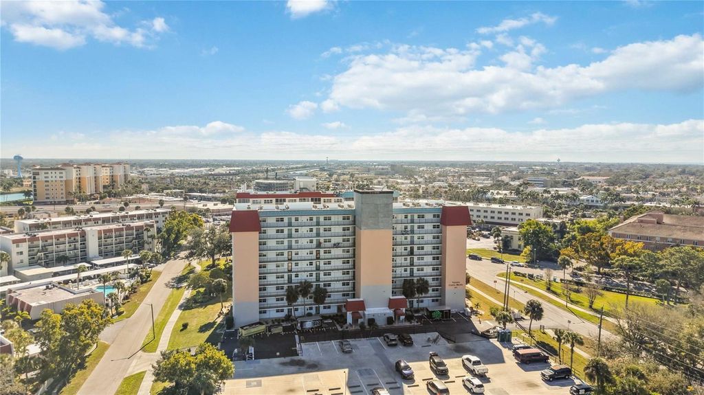 Image 1 of property listing at 244 SAINT AUGUSTINE AVENUE 104, Venice, FL 34285