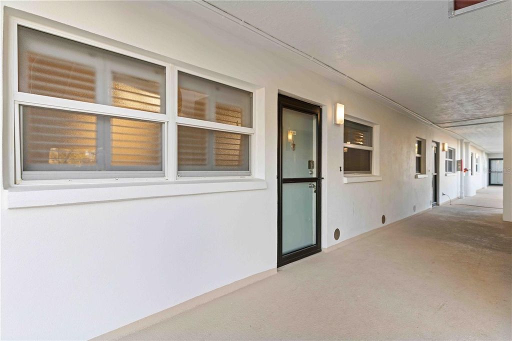 Image 2 of property listing at 244 SAINT AUGUSTINE AVENUE 104, Venice, FL 34285