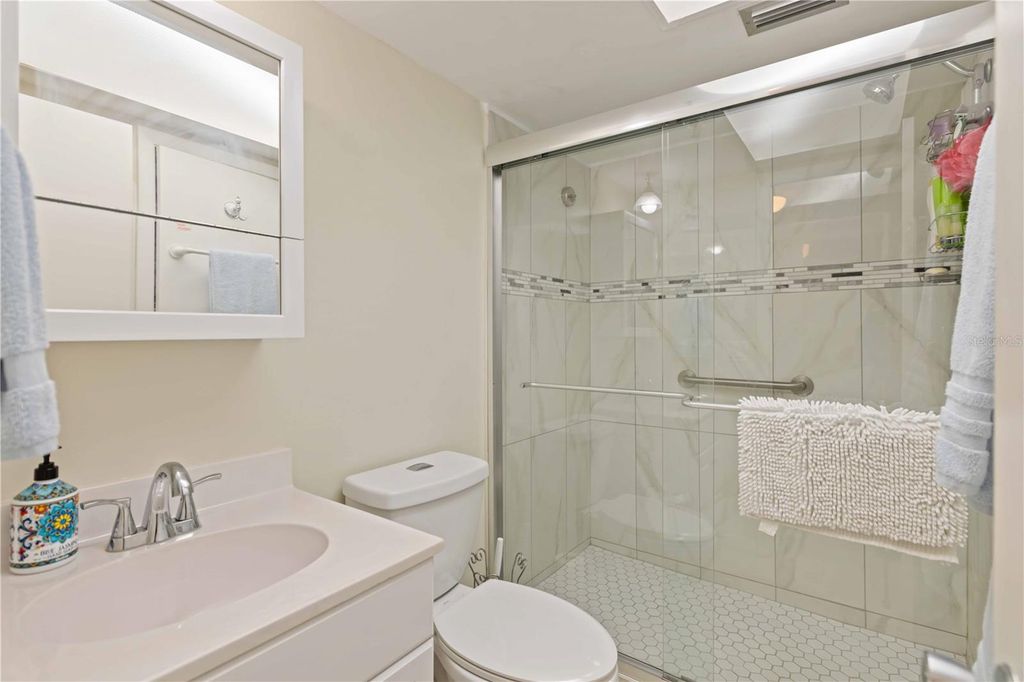 Image 19 of property listing at 244 SAINT AUGUSTINE AVENUE 104, Venice, FL 34285