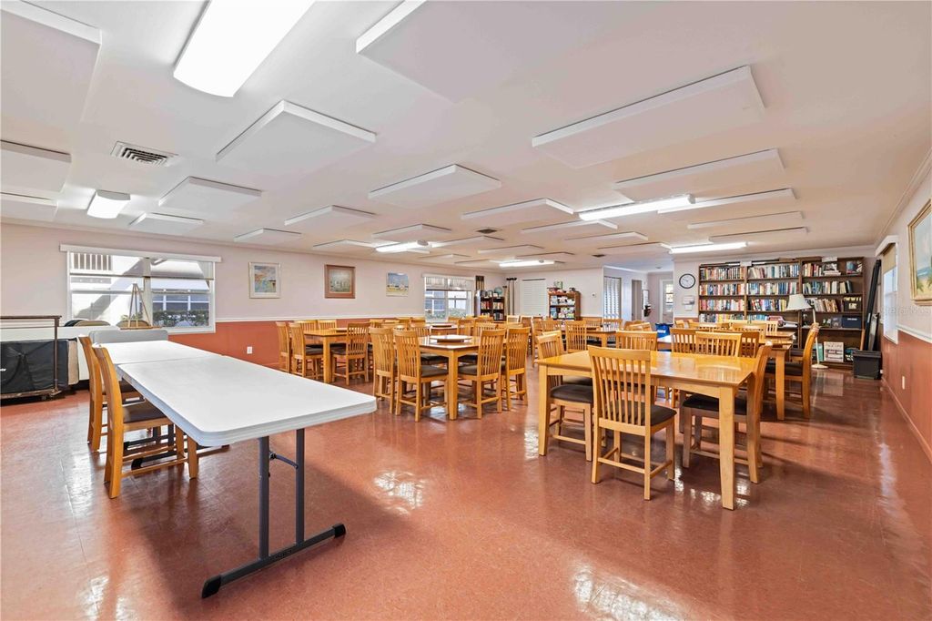 Image 25 of property listing at 244 SAINT AUGUSTINE AVENUE 104, Venice, FL 34285