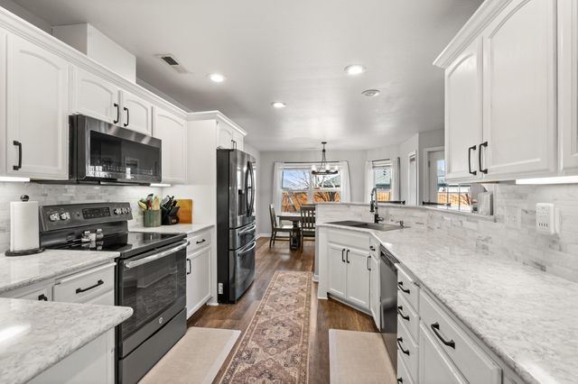 3267 Ford Drive, Medford, OR 97504