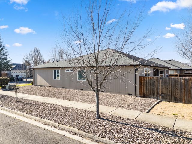 3267 Ford Drive, Medford, OR 97504