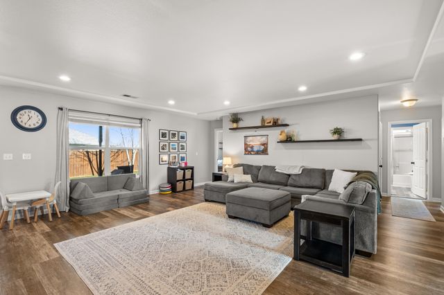 3267 Ford Drive, Medford, OR 97504