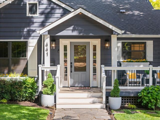 441 9TH St, Lake Oswego, OR 97034