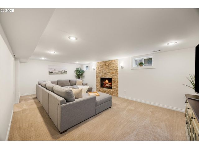 441 9TH St, Lake Oswego, OR 97034