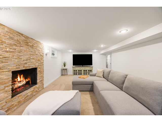 441 9TH St, Lake Oswego, OR 97034