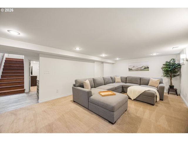 441 9TH St, Lake Oswego, OR 97034
