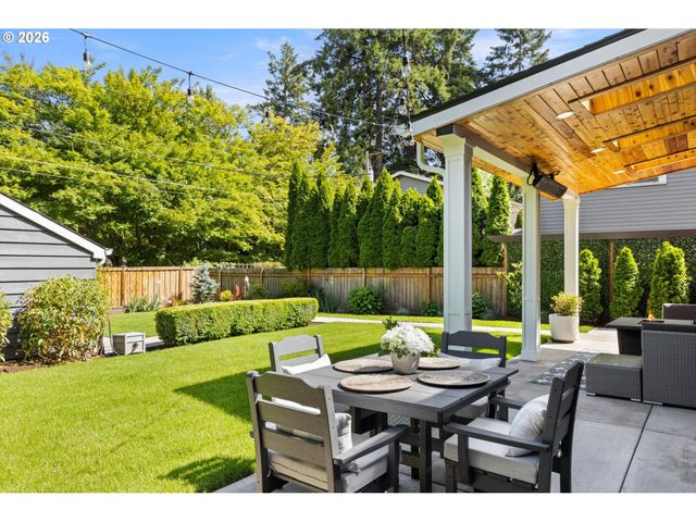 441 9TH St, Lake Oswego, OR 97034