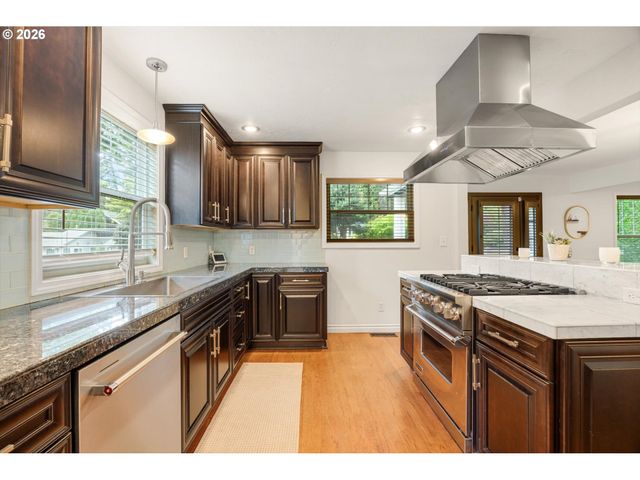 441 9TH St, Lake Oswego, OR 97034