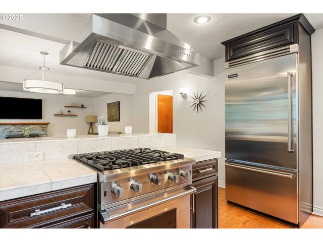 441 9TH St, Lake Oswego, OR 97034