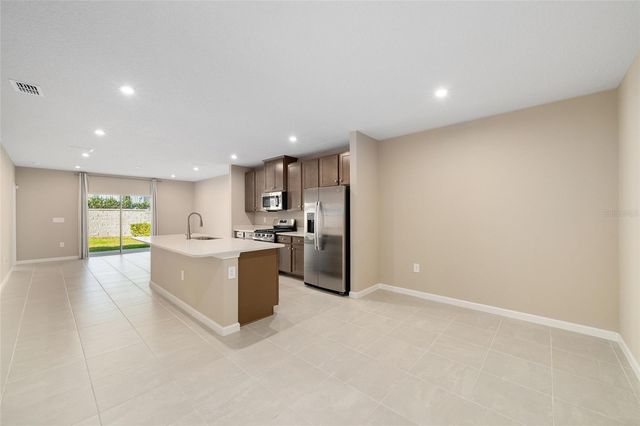 1183 TURTLE ISLAND RD, Lady Lake, FL 32159