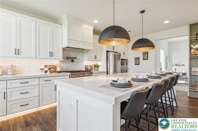 5403 Red Oak Drive, Upper Saucon Twp, PA 18036