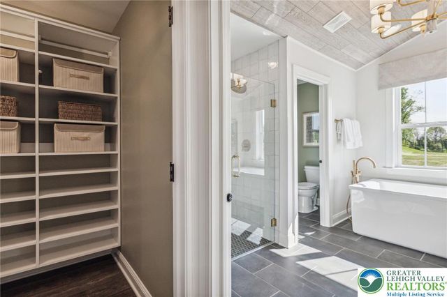 5403 Red Oak Drive, Upper Saucon Twp, PA 18036