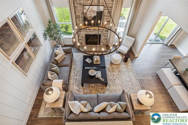 5403 Red Oak Drive, Upper Saucon Twp, PA 18036