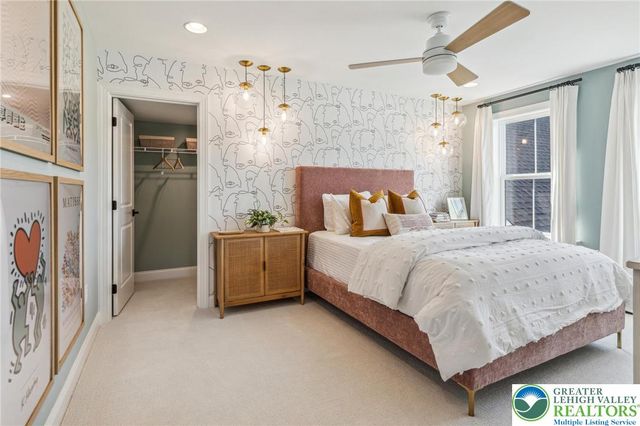 5403 Red Oak Drive, Upper Saucon Twp, PA 18036