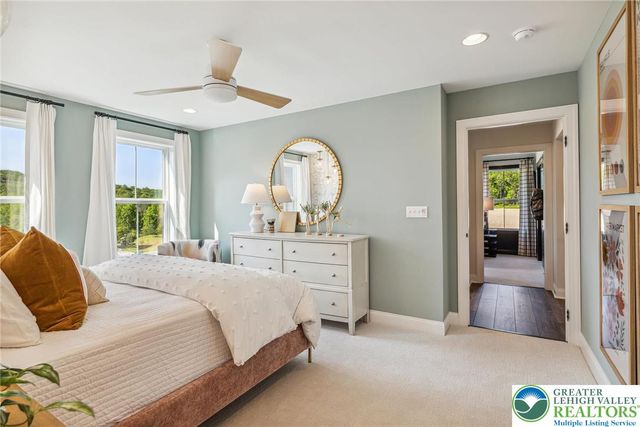 5403 Red Oak Drive, Upper Saucon Twp, PA 18036