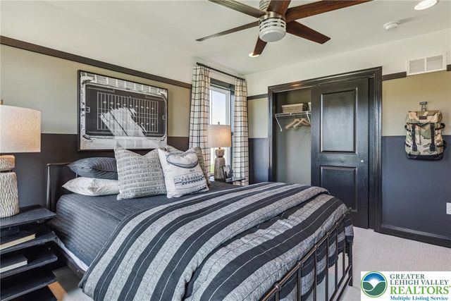 5403 Red Oak Drive, Upper Saucon Twp, PA 18036