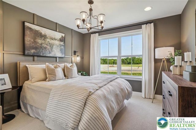 5403 Red Oak Drive, Upper Saucon Twp, PA 18036