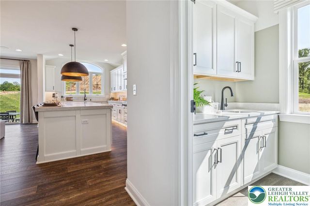 5403 Red Oak Drive, Upper Saucon Twp, PA 18036