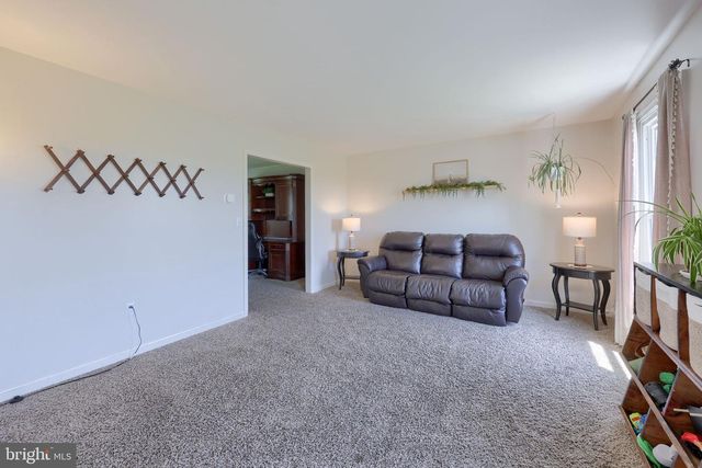 219 TOBACCO RD, Ephrata, PA 17522