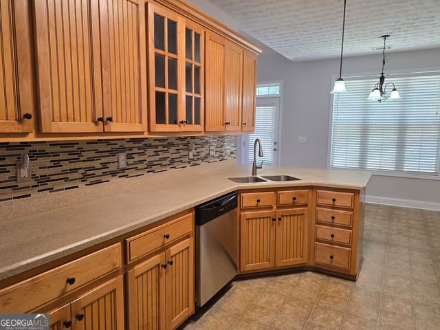 110 Lexington Park Drive, Lagrange, GA 30241