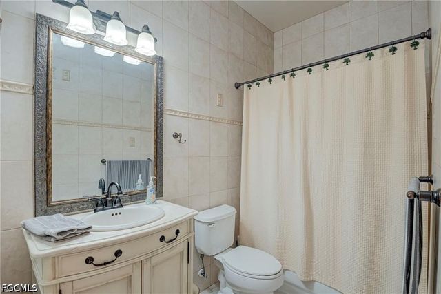 2226 Carnaby CT, Lehigh Acres, FL 33973