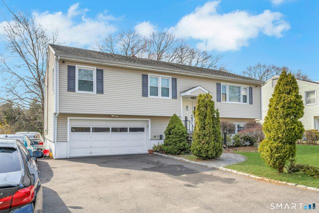 25 Quinsey Drive, Bridgeport, CT 06606