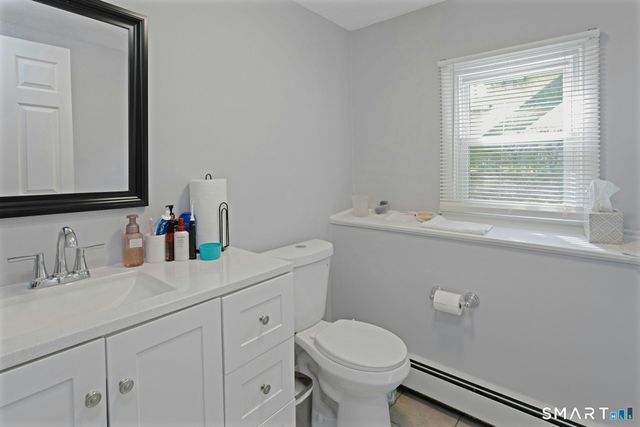 25 Quinsey Drive, Bridgeport, CT 06606