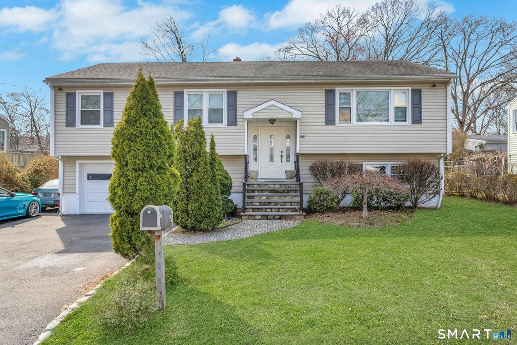 25 Quinsey Drive, Bridgeport, CT 06606