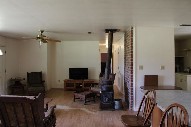 120 FM 2064 N, Jacksonville, TX 75766