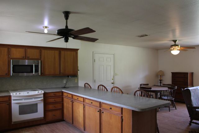 120 FM 2064 N, Jacksonville, TX 75766