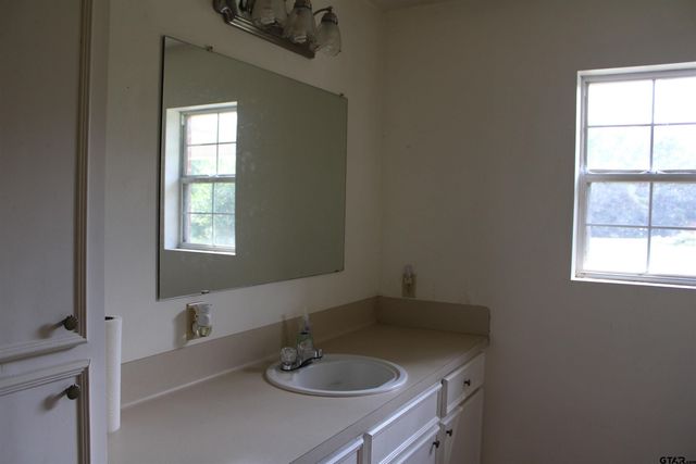 120 FM 2064 N, Jacksonville, TX 75766